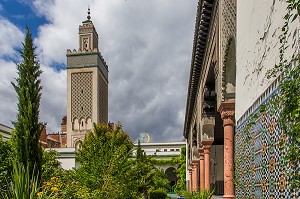 MINARET ET JARDIN DE LA GRANDE MOSQUEE DE PARIS 