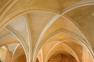 DETAIL DES VOUTES DU PLAFOND DU REFECTOIRE GOTHIQUE DU XIII EME SIECLE, INTERIEUR DE L'ABBAYE DE MONTIVILLIERS, SEINE-MARITIME (76), NORMANDIE, FRANCE 