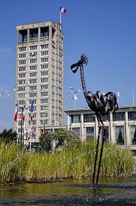 FACADE DE L'HOTEL DE VILLE CONSTRUITE PAR L'ARCHITECTE AUGUSTE PERRET, VILLE CLASSEE AU PATRIMOINE MONDIAL DE L'UNESCO, LE HAVRE, SEINE-MARITIME (76), NORMANDIE, FRANCE 