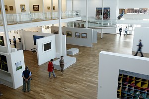 SALLE ET MEZZANINE, MUSEE D'ART MODERNE ANDRE MALRAUX (MUMA), LE HAVRE, SEINE-MARITIME (76), NORMANDIE, FRANCE 