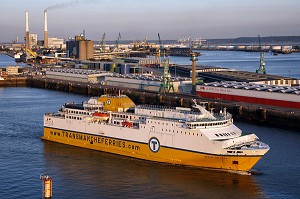 PAQUEBOT 'SEVEN SISTERS' ASSURANT LA LIAISON QUOTIDIENNE TRANSMANCHE ENTRE LA FRANCE ET L'ANGLETERRE, SORTIE DU PORT PASSAGERS, LE HAVRE, SEINE-MARITIME (76) NORMANDIE