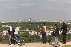 GRANDE TERRASSE LENOTRE, PARC DU CHATEAU DE SAINT GERMAIN EN LAYE, YVELINES ET QUARTIER DE LA DEFENSE 