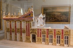 MAQUETTE DU PAVILLON ROYAL TEL QU' IL ETAIT EN 1715, MUSEE PROMENADE, PARC ROYAL DE MARLY, DOMAINE NATIONAL DE MARLY-LE-ROI, YVELINES (78), FRANCE 