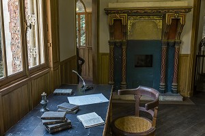 CHATEAU D'IF, CABINET DE TRAVAIL, CHATEAU DE MONTE CRISTO, DEMEURE D' ALEXANDRE DUMAS (1802-1870), ECRIVAIN FRANCAIS, SITUE SUR UNE COLLINE DU PORT-MARLY, YVELINES (78), FRANCE 