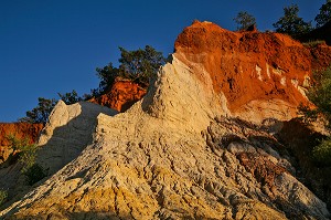 COLORADO PROVENCAL, OCRES AUX COULEURS MULTIPLES DE RUSTREL, VAUCLUSE (84), FRANCE 