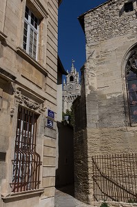COLLEGIALE SAINT AGRICOL ET TOUR D'ALBANE OU TOUR DE JACQUEMARD, BEFFROI DE L'HOTEL DE VILLE, VILLE D'AVIGNON APPELEE CITE DES PAPES ET CLASSEE AU PATRIMOINE MONDIAL DE L'UNESCO, VAUCLUSE (84), FRANCE 