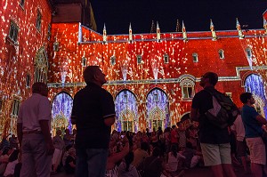 LES LUMINESSENCES D'AVIGNON, PALAIS DES PAPES, VILLE D'AVIGNON APPELEE CITE DES PAPES ET CLASSEE AU PATRIMOINE MONDIAL DE L'UNESCO, VAUCLUSE (84), FRANCE 