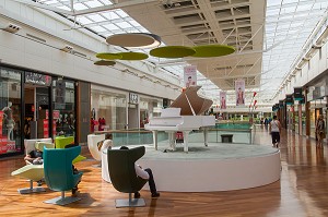CENTRE COMMERCIAL CARRE SENART, LIEUSAINT, ESSONNE (91), ILE-DE-FRANCE, FRANCE 