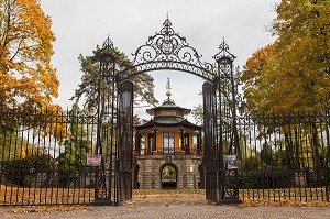 PAVILLON CHINOIS DU PARC DE CASSAN CONCU PAR PIERRE-JACQUES BERGERET EN 1778, L'ISLE ADAM, VAL D'OISE (95), ILE-DE-FRANCE, FRANCE 