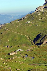 EXPLOITATION AGRICOLE EN ALPAGE, BEAUFORTAIN, SAVOIE (73) 