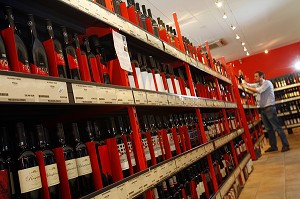 BOUTIQUE ALPE ADRIA, CAVE A VIN, VIENNE, AUTRICHE 