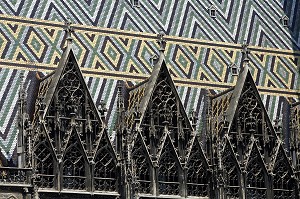 TOITURE DE LA CATHEDRALE SAINT-ETIENNE, STEPHANSDOM, VIENNE, AUTRICHE 