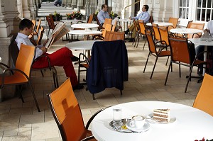 TERRASSE DU CAFE, PATISSERIE VIENNOISE SLUKA, VIENNE, AUTRICHE 
