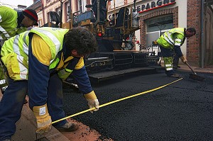 RENOVATION DU CENTRE BOURG D'UNE COLLECTIVE LOCALE, TRAVAUX PUBLICS, RUGLES, EURE (27), HAUTE-NORMANDIE, FRANCE 