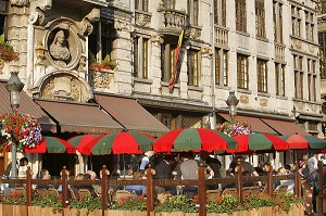 TERRASSE DE CAFE, CAFE LA CHALOUPE D'OR, GRAND PLACE, BRUXELLES, BELGIQUE 