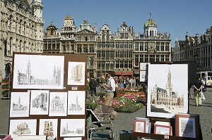 VENDEURS D'AFFICHES, GRAND PLACE, BRUXELLES, BELGIQUE 