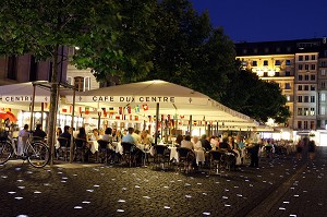 CAFE DU CENTRE DE NUIT, PLACE DU MOLARD, GENEVE, SUISSE 