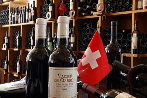 RAYON DE VINS SUISSES, CAVE A VINS 'LAVINIA', GENEVE, SUISSE 