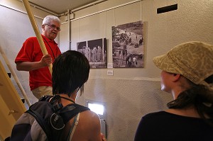 ANCIEN POSTE DE COMMANDEMENT DES GARDES FRONTIERES DE RDA, LIEU COMMEMORATIF GUNTER LITFIN  ABATTU LE 24 AOUT 1961 PAR LA POLICE FERROVIAIRE LORS D'UNE TENTATIVE DE FUITE A BERLIN OUEST, BERLIN, ALLEMAGNE 