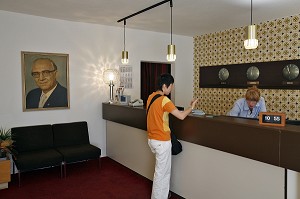 HOTEL OSTEL DAS DDR HOSTEL SITUE AU COEUR DE L'ANCIEN BERLIN-EST, CETTE AUBERGE DE JEUNESSE EXCEPTIONNELLE PROPOSE UN HEBERGEMENT DANS UN CADRE TYPIQUEMENT EST-ALLEMAND, BERLIN, ALLEMAGNE 