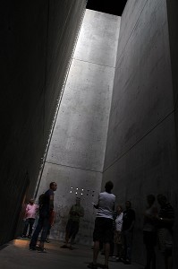 LA 'HOLOCAUST-TURM (TOUR DE L'HOLOCAUSTE). MUSEE JUIF REALISE PAR L'ARCHITECTE AMERICAIN JUIF NE EN POLOGNE DANIEL LIBESKIND, JUDISCHES MUSEUM, BERLIN, ALLEMAGNE 