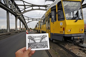 BORNHOLMER BRUCKE SUR LES TRACES DU MUR, BERLINER MAUER, PRENZLAUER BERG  ANCIEN POSTE-FRONTIERE BORNHOLMER STRASSE, BERLIN, ALLEMAGNE 