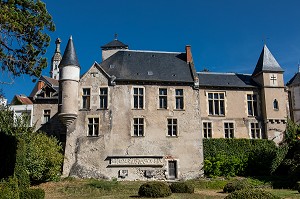 VUE GENERALE DE LA MAISON DU BAILLIAGE OU CASTEL FRANC, VESTIGE DE L'ANCIEN CHATEAU DE VICHY, VICHY, ALLIER, REGION AUVERGNE-RHONE-ALPES, FRANCE 