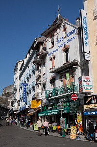 PELERINAGE DE LOURDES, HAUTES-PYRENEES, FRANCE 