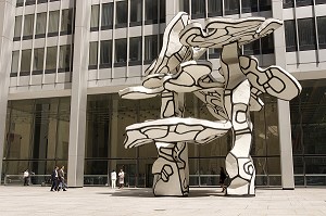 SCULPTURE DE JEAN DUBUFFET DEVANT LE SIEGE DE LA CHASE MANHATTAN BANK, BANQUE, FINANCIAL DISTRICT, QUARTIER FINANCIER, MANHATTAN, NEW YORK, ETATS-UNIS D'AMERIQUE, USA 