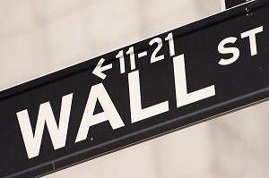 PANNEAU INDIQUANT LA RUE WALL STREET, QUARTIER FINANCIER, FINANCIAL DISTRICT, CAPITALISME, PUISSANCE AMERICAINE, BOURSE DE NEW YORK, FINANCE, ECONOMIE, MANHATTAN, NEW YORK, ETATS-UNIS D'AMERIQUE, USA 