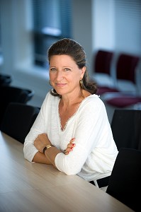 AGNES BUZYN, FEMME POLITIQUE, HEMATOLOGUE, PROFESSEURE DES UNIVERSITES, PRATICIENNE HOSPITALIERE 