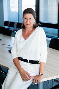 AGNES BUZYN, FEMME POLITIQUE, HEMATOLOGUE, PROFESSEURE DES UNIVERSITES, PRATICIENNE HOSPITALIERE 