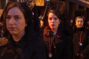 FEMMES EN NOIRE, PROCESSION DU CHRIST DE LA FOI ET DU PARDON, SEMAINE SAINTE DES FETES DE PAQUES (LA PASSION DU CHRIST), MADRID, ESPAGNE 