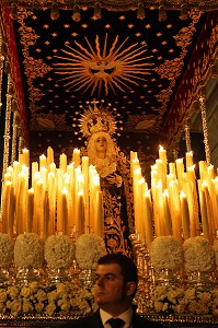 MARIE SAINTE IMMACULEE, MERE DE L'EGLISE, PROCESSION DU CHRIST DE LA FOI ET DU PARDON, SEMAINE SAINTE DES FETES DE PAQUES (LA PASSION DU CHRIST), MADRID, ESPAGNE 