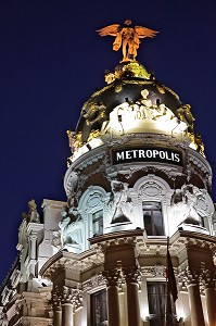 IMMEUBLE METROPOLIS SURMONTEE D'UNE STATUE EN BRONZE DU PHENIX, CALLE ALCALA, MADRID, ESPAGNE 