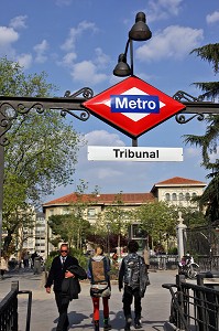 ENTRE DU METRO TRIBUNAL, MALASANA, MADRID, ESPAGNE 