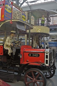 BUS A MOTEUR, MUSEE DU TRANSPORT DE LONDRES (LT MUSEUM), COVENT GARDEN, LONDRES, ANGLETERRE 