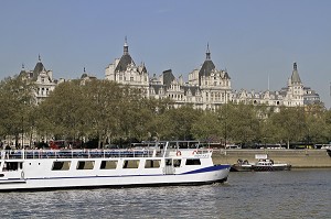 BATEAU D'EXCURSION TOURISTIQUE SUR LA TAMISE, LONDRES, ANGLETERRE 
