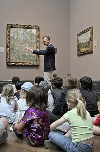 ATELIER ARTISTIQUE DESTINE AUX ENFANTS, NATIONAL GALLERY, LONDRES, ANGLETERRE 