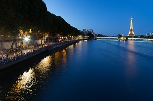 FEU D'ARTIFICE ET ILLUMINATIONS A PARIS (75), ILE DE FRANCE, FRANCE 