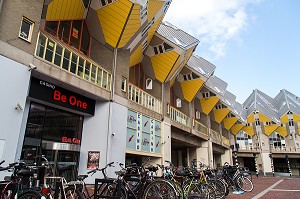 ROTTERDAM, VILLE PORTUAIRE, PAYS BAS 