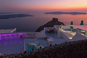 THIRA FIRA, SANTORIN, ILE GRECQUE, RANDONNEE TYPIQUE, ROMANTIQUE ET PRIVÉE, GRECE 
