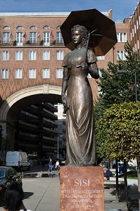 STATUE DE SISSI, IMPERATRICE ELISABETH, BUDAPEST, HONGRIE 