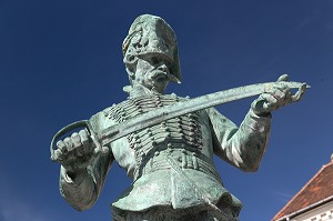 STATUE HUSSARD HONGROIS, BUDAPEST, HONGRIE 