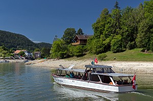 SUR LES PAS DE L'ORLOGEUR, REGION MORTEAU, PROMENADE FLUVIALE SUR LE DOUBS DE BESANCON A LA FRONTIERE SUISSE, (25) DOUBS, REGION BOURGOGNE-FRANCHE-COMTE, FRANCE 