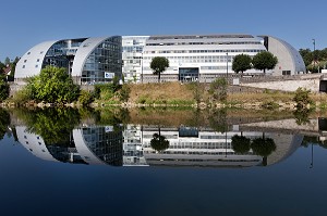 CLA, CENTRE LINGUISTIQUE APPLIQUE, AUX ABORDS DU DOUBS, COMPOSANTE DE L'UNIVERSITE FRANCHE-COMTE, BESANCON, (25) DOUBS, BOURGOGNE-FRANCHE-COMTE, FRANCE 