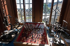 SUR LES PAS DE L'ORLOGEUR, MORTEAU, MUSEE DE L'HORLOGERIE, HAUT-DOUBS, PROMENADE DE BESANCON A LA FRONTIERE SUISSE, (25) DOUBS, REGION BOURGOGNE-FRANCHE-COMTE, FRANCE 