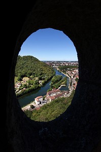 VUE DU HAUT DES REMPARTS DE LA CITADELLE SUR LA VILLE DE BESANCON ET LA COLLINE DE CHAUDANNE TRAVERSEE PAR LE DOUBS, BESANCON, (25) DOUBS, REGION BOURGOGNE-FRANCHE-COMTE, FRANCE 