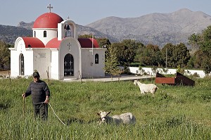 ELEVEURS DE CHEVRES 'CRI-CRI', PSIHRO, PLATEAU DE LASSITHI, MONT DIKTE, CRETE, GRECE 