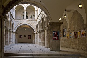 PATIO DU PALAIS SPONZA, DUBROVNIK, CROATIE 